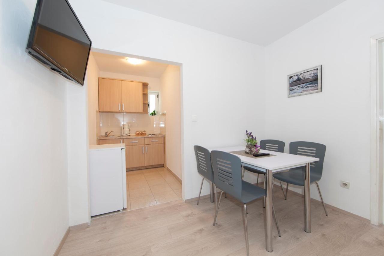 Apartmani Iva Tučepi Buitenkant foto