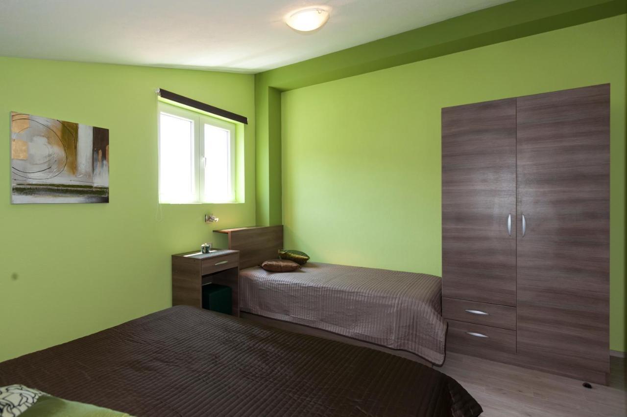 Apartmani Iva Tučepi Buitenkant foto